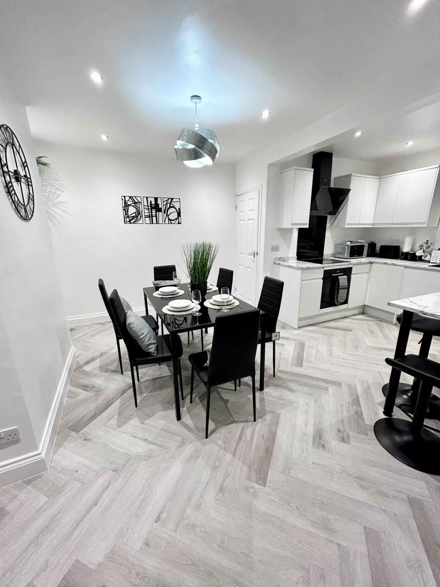 Lymer House - Stylish 3 Bedroom House In וולברהאמפטון מראה חיצוני תמונה