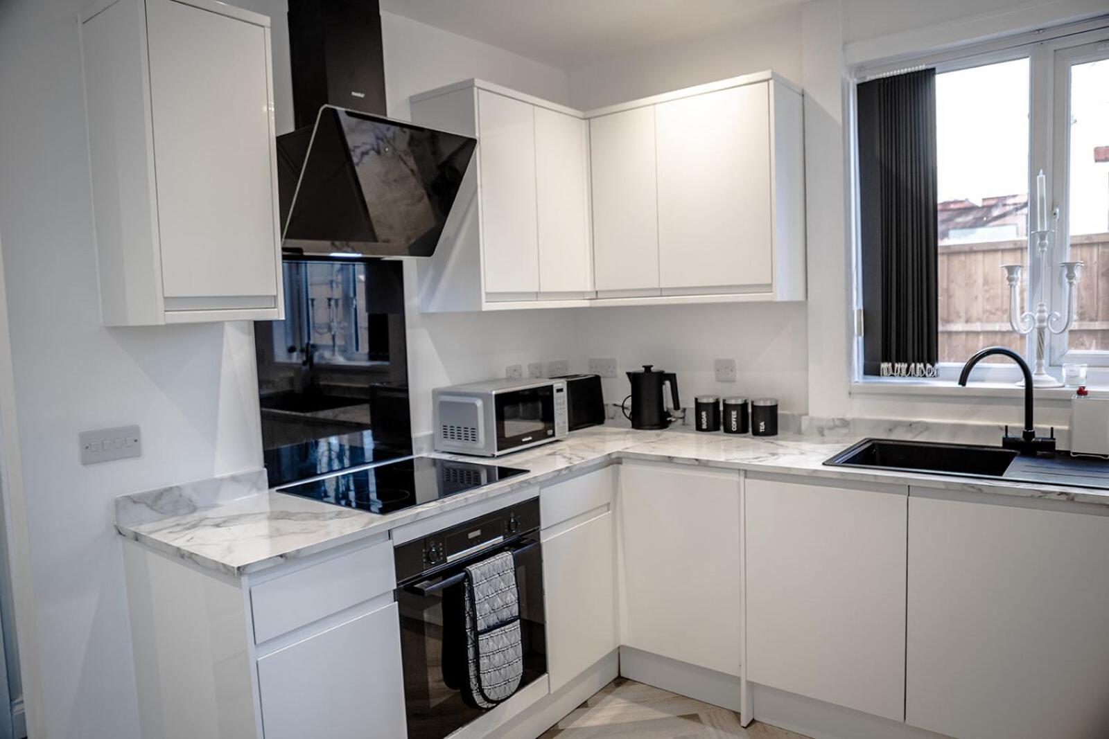 Lymer House - Stylish 3 Bedroom House In וולברהאמפטון מראה חיצוני תמונה