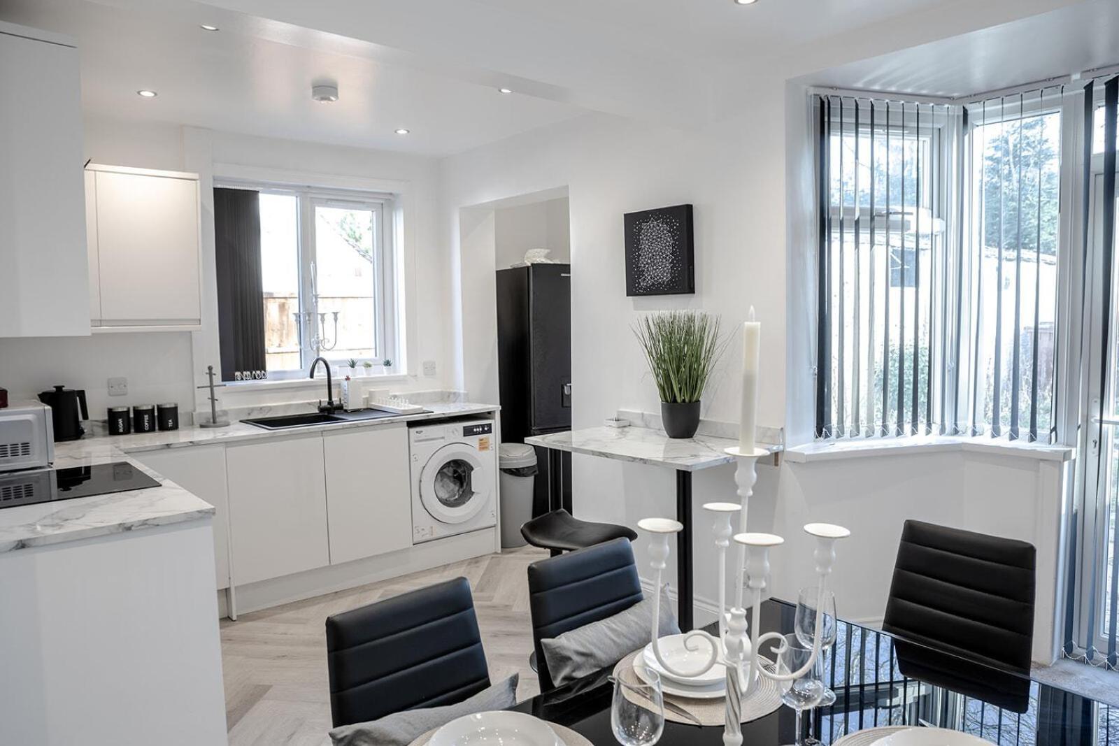 Lymer House - Stylish 3 Bedroom House In וולברהאמפטון מראה חיצוני תמונה