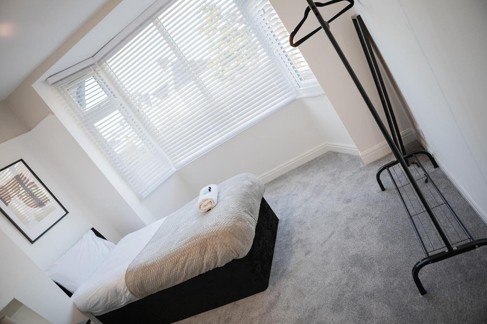 Lymer House - Stylish 3 Bedroom House In וולברהאמפטון מראה חיצוני תמונה