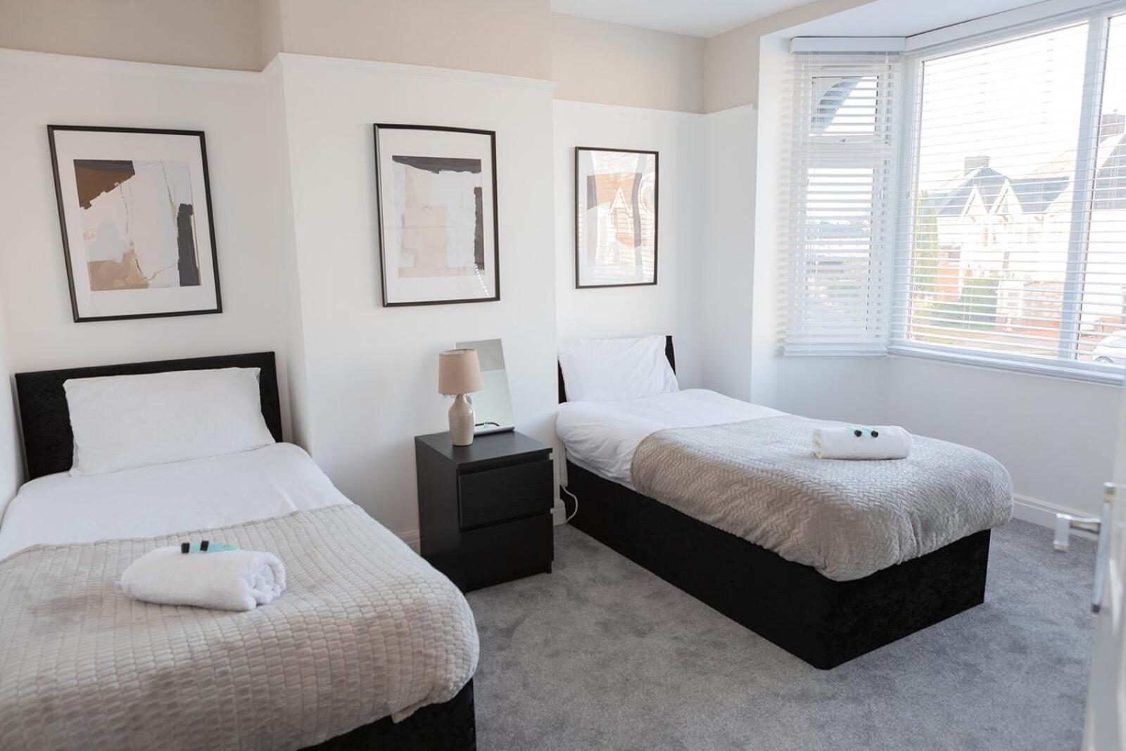 Lymer House - Stylish 3 Bedroom House In וולברהאמפטון מראה חיצוני תמונה